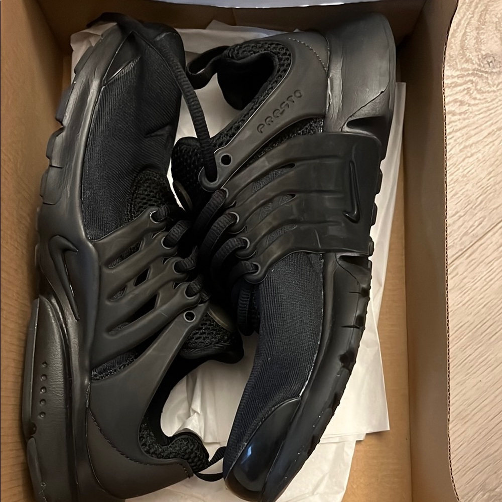 Nike Men's Black Sneakers